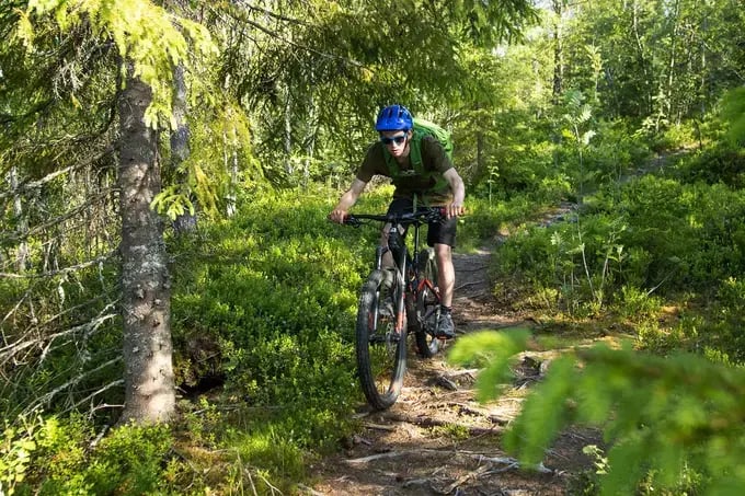 Mountain fietsen de grote heuvel