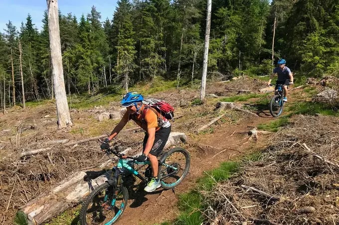 Mountain fietsen de grote heuvel