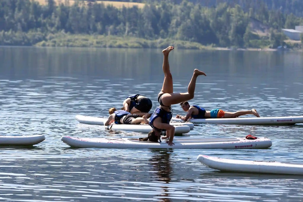 Stand up paddleboarden